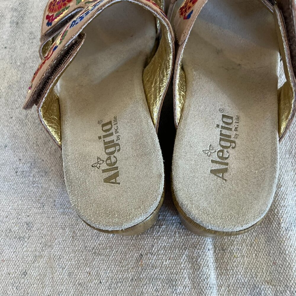 Alegria Woman's Linn Embroidered Bohemia Hippie Wedge Sandals Sz 10.5-11 - Picture 3 of 9